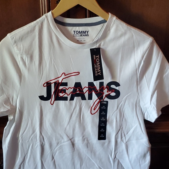 Tommy Hilfiger Other - Tommy jeans tshirt